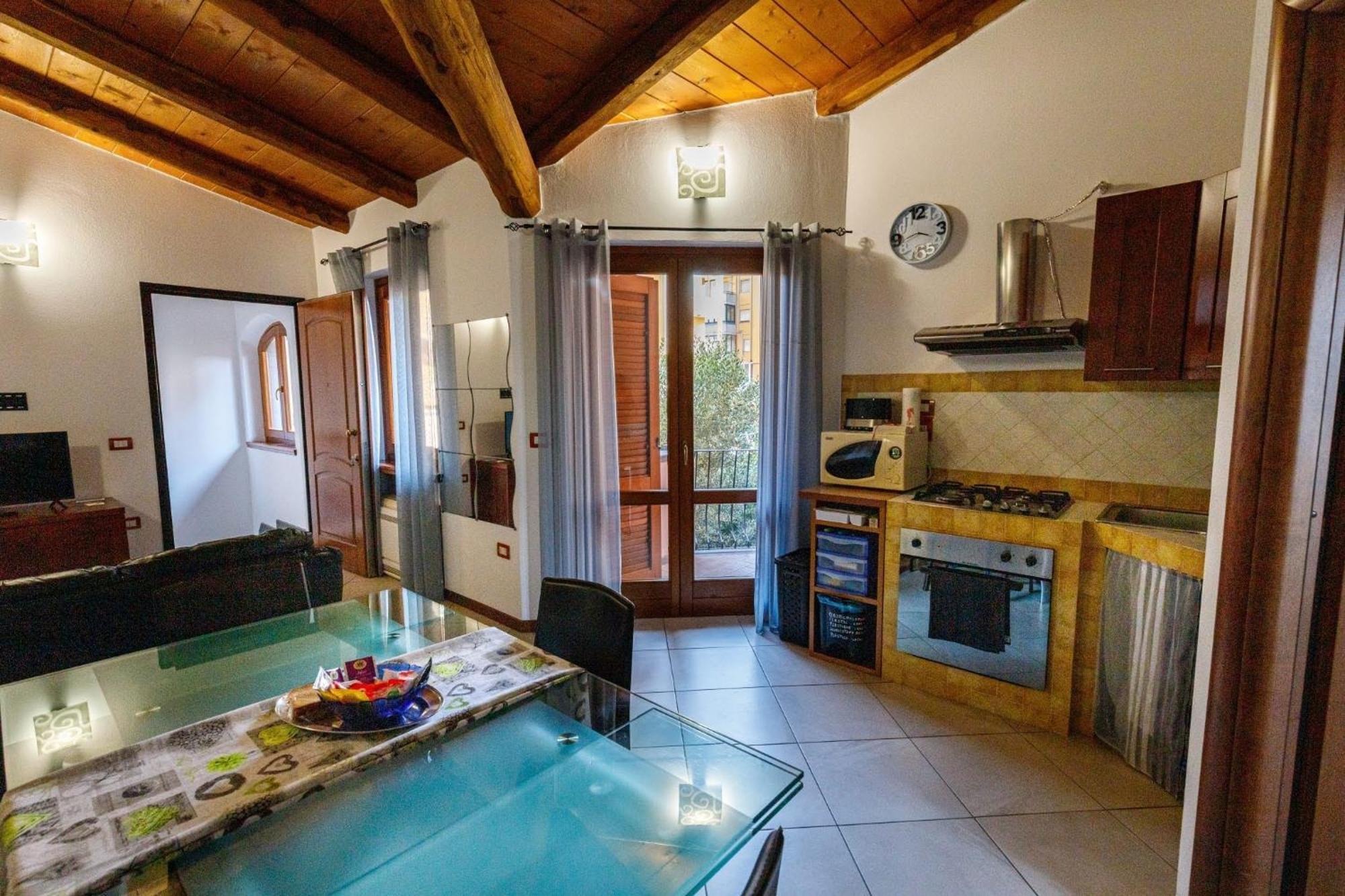 Casa Lilla 1 E 2 Apartment Ористано Екстериор снимка