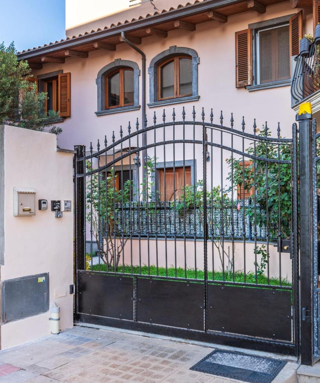 Casa Lilla 1 E 2 Apartment Ористано Стая снимка