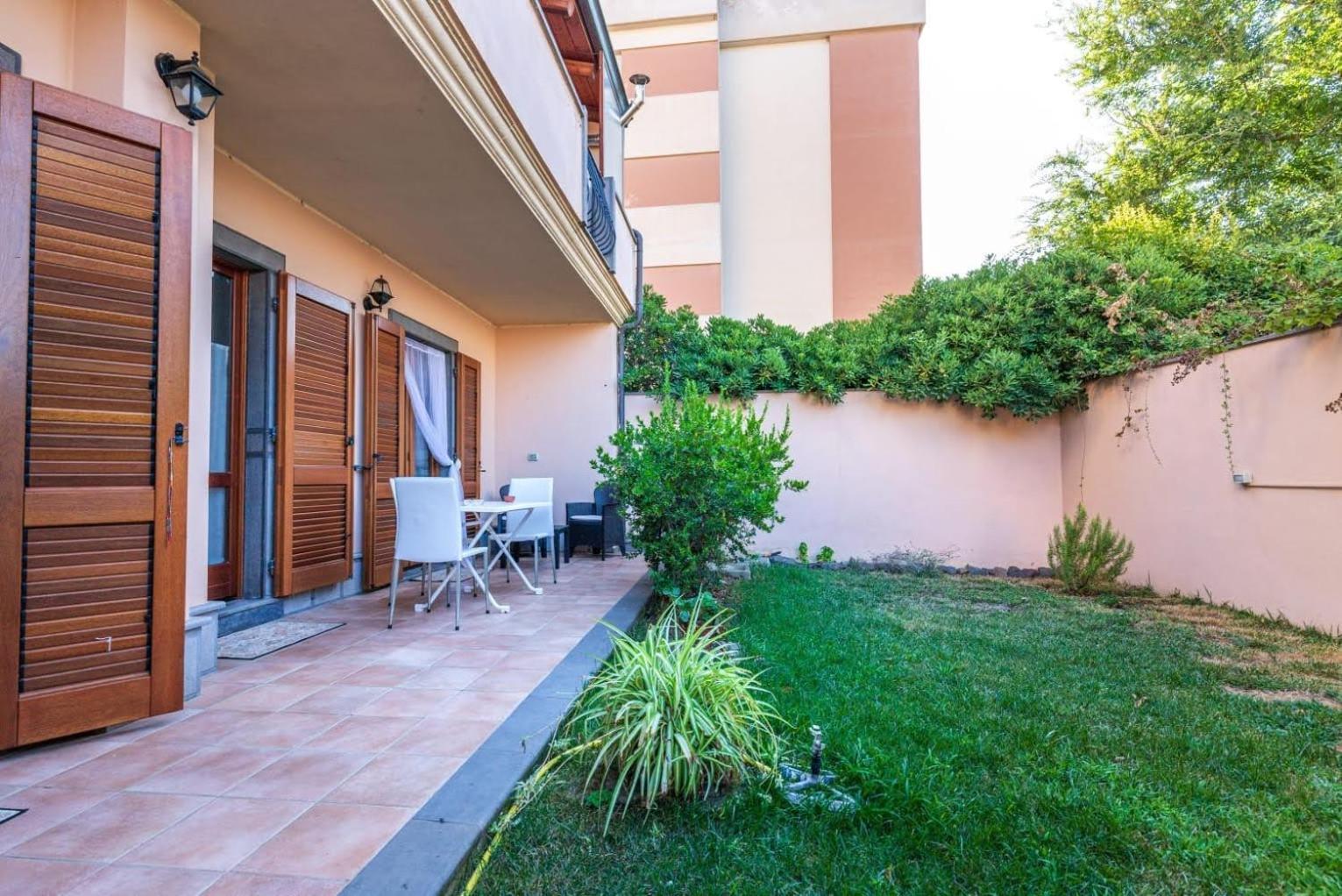 Casa Lilla 1 E 2 Apartment Ористано Екстериор снимка